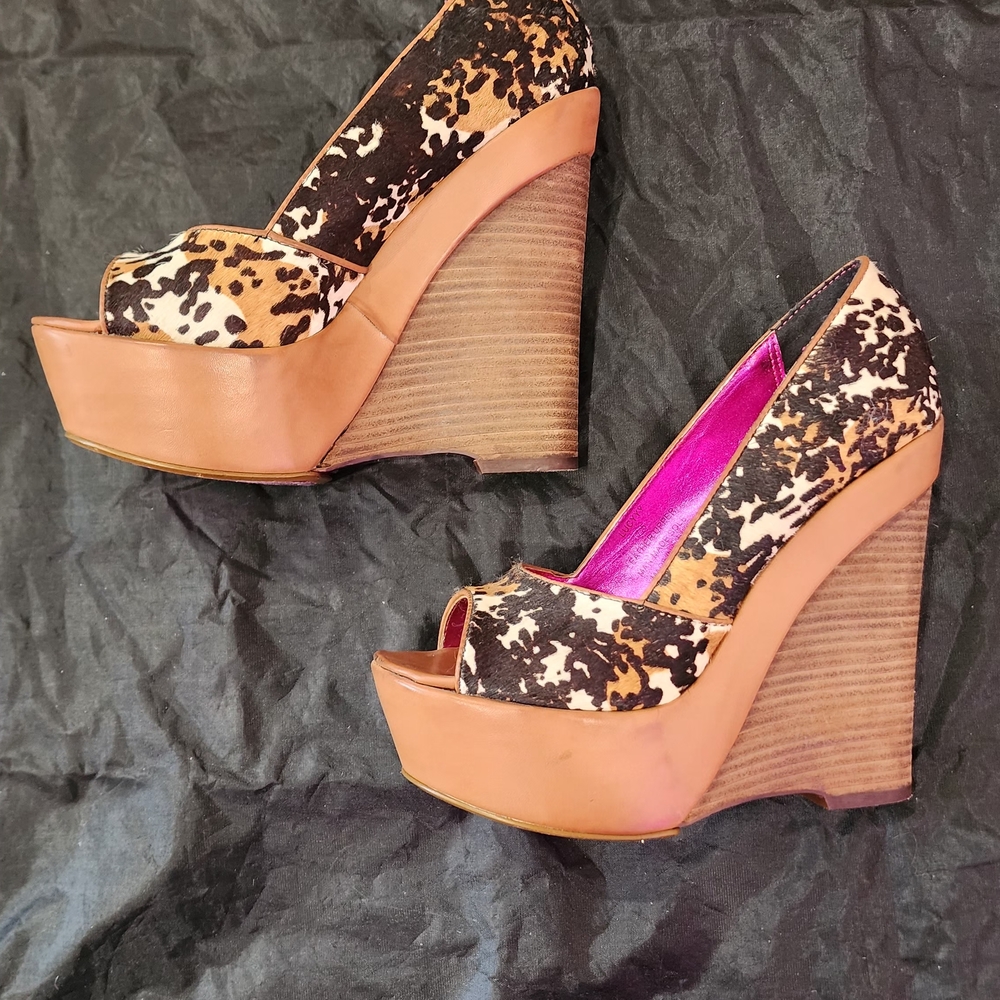 Betsey Johnson Peep Toe Wedges Size 7.5 - Picture 2 of 5